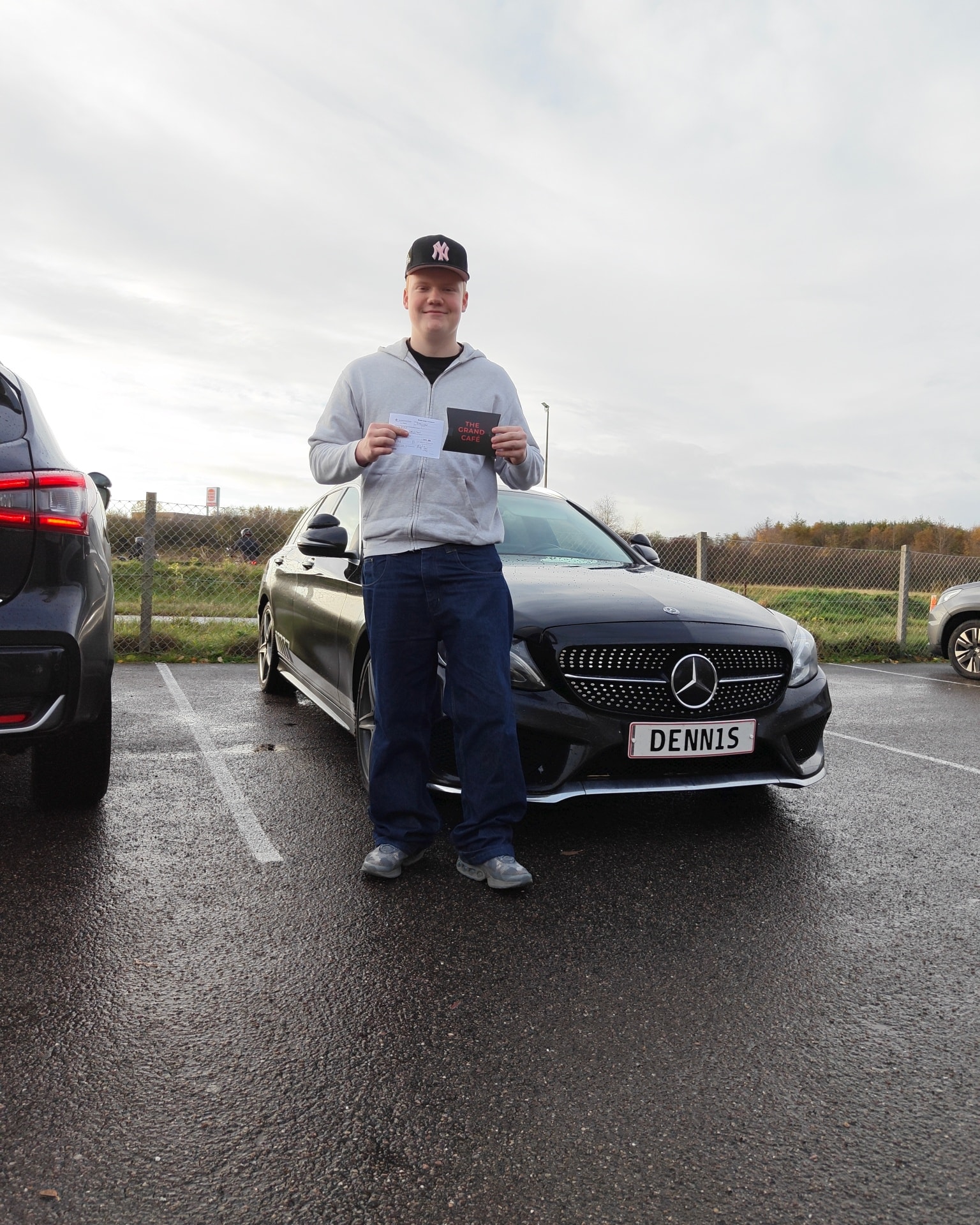 Magnus bestod sgu køreprøven i dag! 🚗🔥
Alt klaret i første hug, både teori og praksis. Stærkt gået, Magnus! 💪
Nu er han officielt klar til at indtage vejene… bare rolig, vi har trænet ham godt! 💪
#AlsTrafikskole #Kørekort #Bestået #Køreprøve #Teoriprøve #Sønderborg #Førstehug #StærktGået #NyBilist