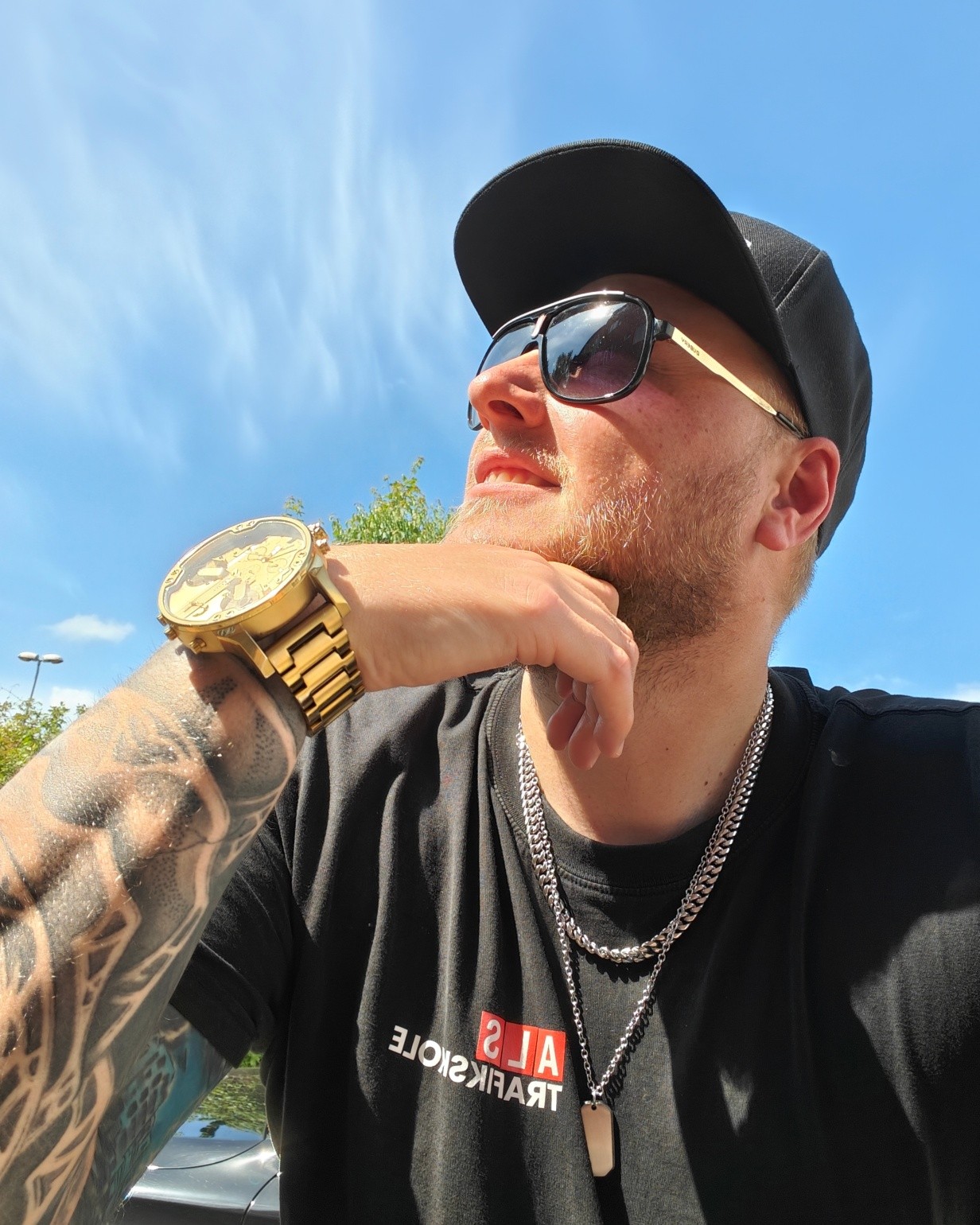 9 køreprøver. 9 beståede. Fuld plade i denne uge! 🚗💨

John bestod sin køreprøve i dag, som den sidste, og dermed kan vi sætte punktum for en vanvittig uge hos Als Trafikskole. Kæmpe stort tillykke til John og alle vores nye bilister – I har virkelig leveret varen! 👏

Vi kunne ikke være mere stolte. Tak for tilliden! ❤️

#Kørekort #Køreprøve #Bestået #AlsTrafikskole #Sønderborg